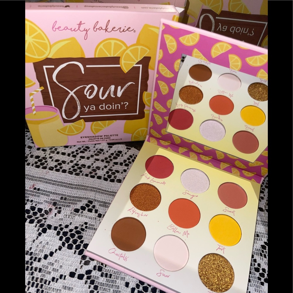 Beauty bakerie Eyeshadow palette